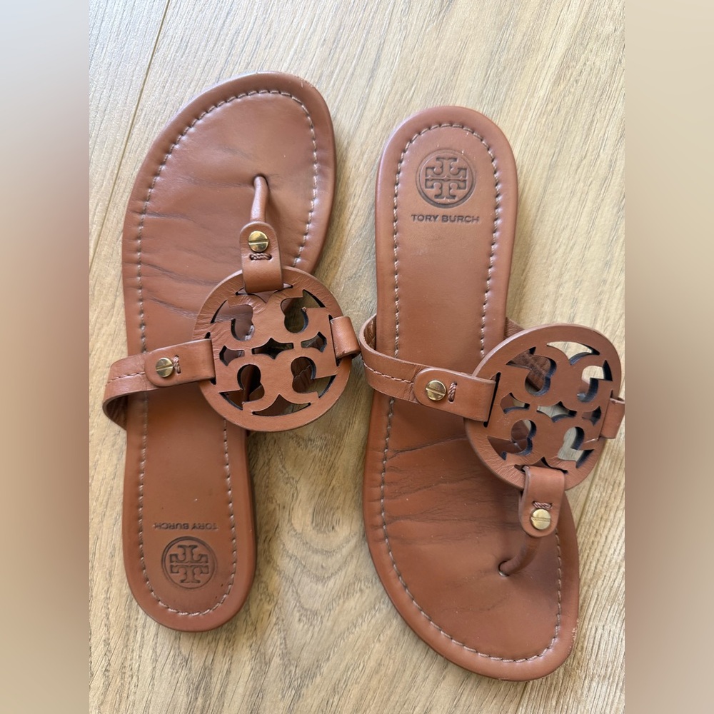 Tory Burch Miller Thong in Almond Flour, Size 7 - Picture 2 of 4